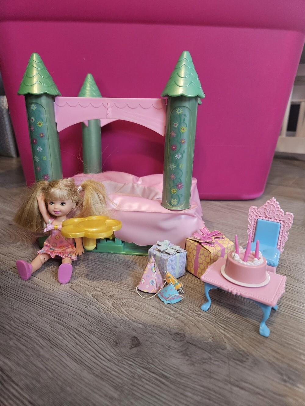 2002 Barbie & Kelly Jumpin' Fun Castle READ